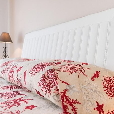 La Castellese Bed & Breakfast Aci Castello Bagian luar foto