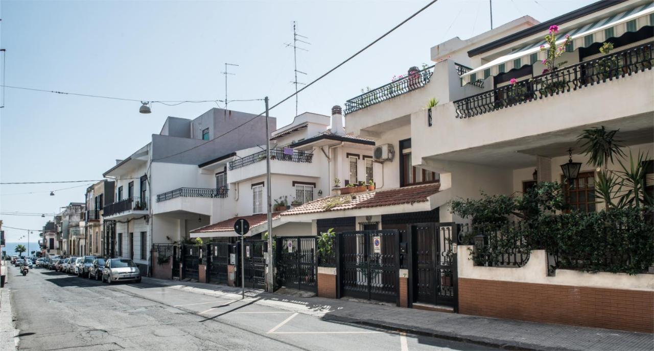 La Castellese Bed & Breakfast Aci Castello Bagian luar foto