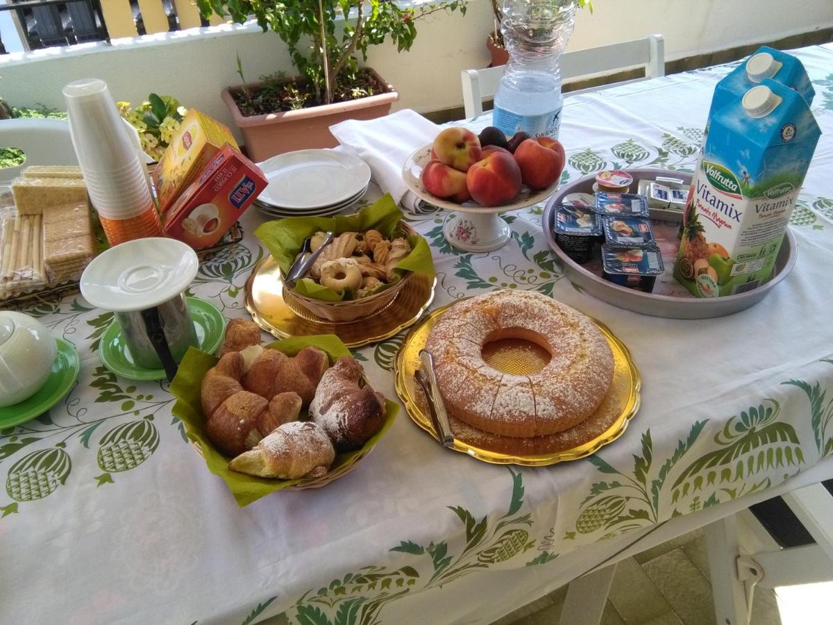 La Castellese Bed & Breakfast Aci Castello Bagian luar foto