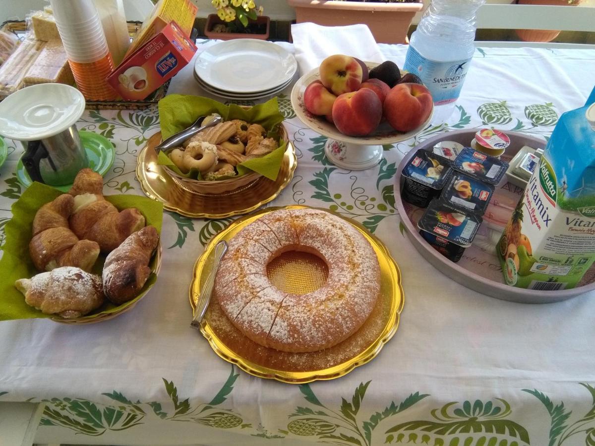 La Castellese Bed & Breakfast Aci Castello Bagian luar foto
