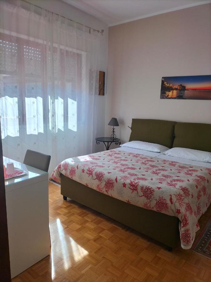 La Castellese Bed & Breakfast Aci Castello Bagian luar foto